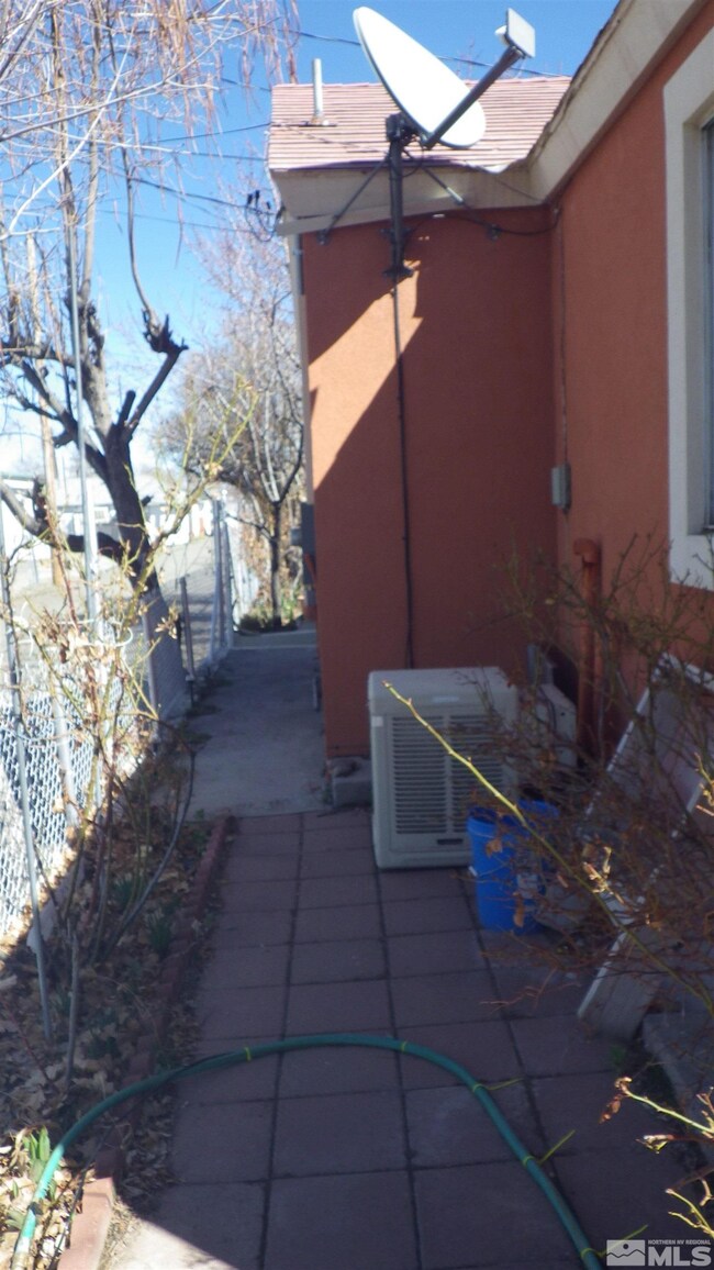 1035 Lay St, Winnemucca, NV 89445 - photo 3