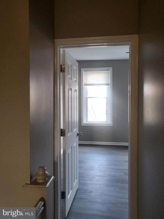 914 Vine St, Camden, NJ 08102 - photo 6