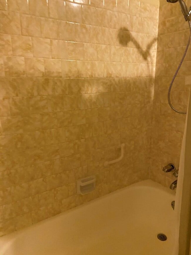 301 Ronald Ave, Bay City, TX 77414 - photo 3