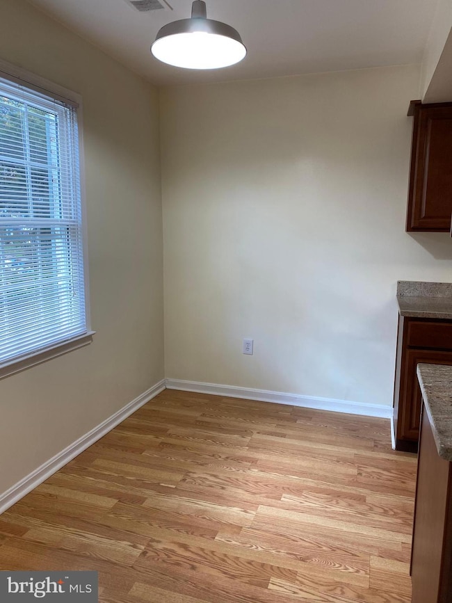 6322 Draco St, Burke, VA 22015 - photo 5