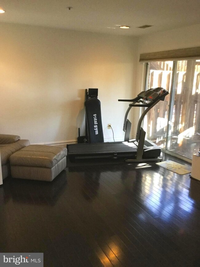 9205 Vanfleet Ct, Laurel, MD 20708 - photo 4