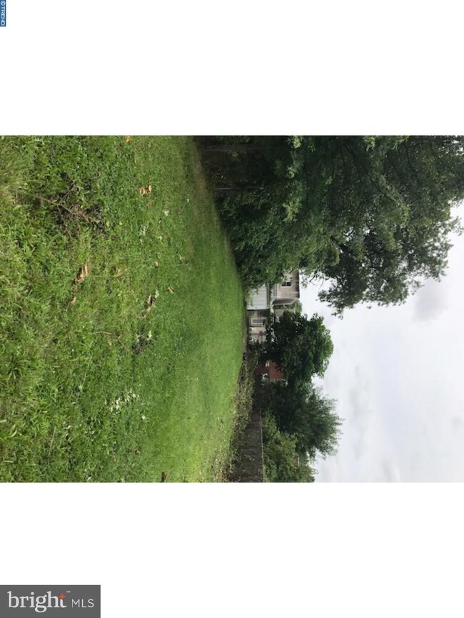 2039 Mulford St, Camden, NJ 08104 - photo 2