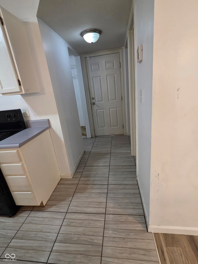 6368 Titania Dr, Indianapolis, IN 46236 - photo 4