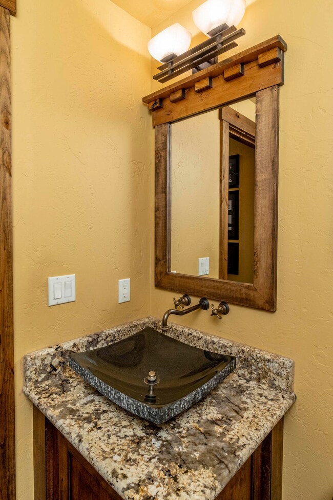 1505 NW Healy Ct_0033 copy