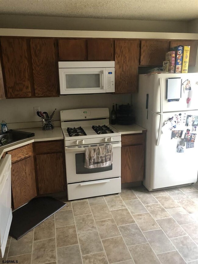 100 Shawnee Place unit 15F, Galloway, NJ 08205 - photo 6