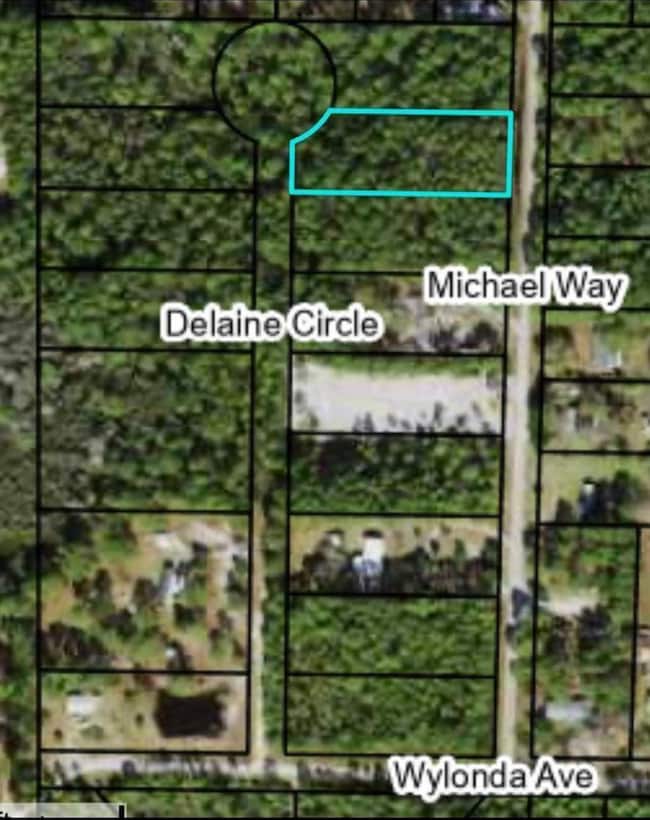 118 Delaine Cir, Eastpoint, FL 32328 - photo 2