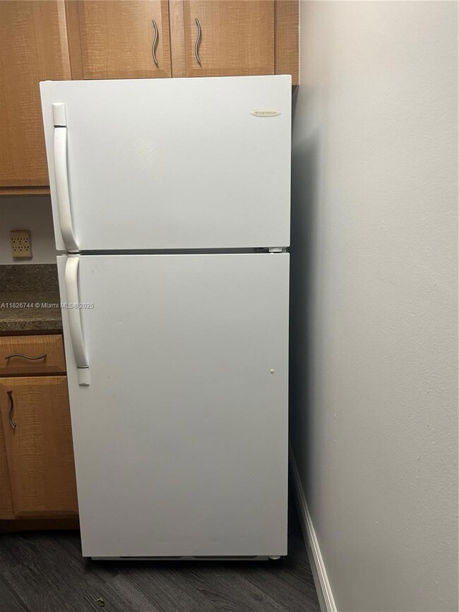 213 Lake Pointe Dr unit 202, Oakland Park, FL 33309 - photo 5