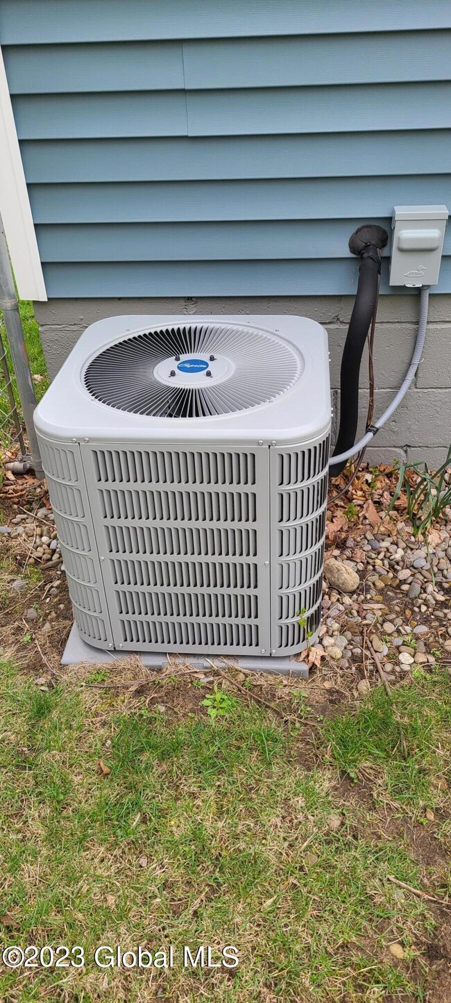 96 Mcnutt Ave, Albany, NY 12205 - photo 3