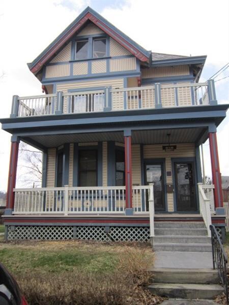 Front view of the up-and-down duplex home.