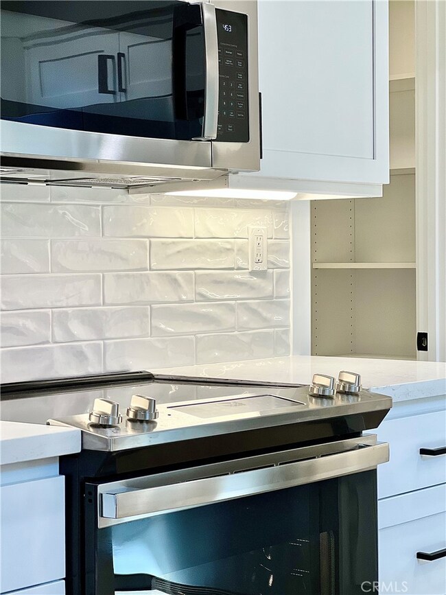 22580 Calcutta Dr, Canyon Lake, CA 92587 - photo 3