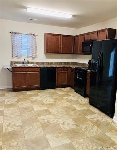 827 Chevelle Dr, Statesville, NC 28677 - photo 3