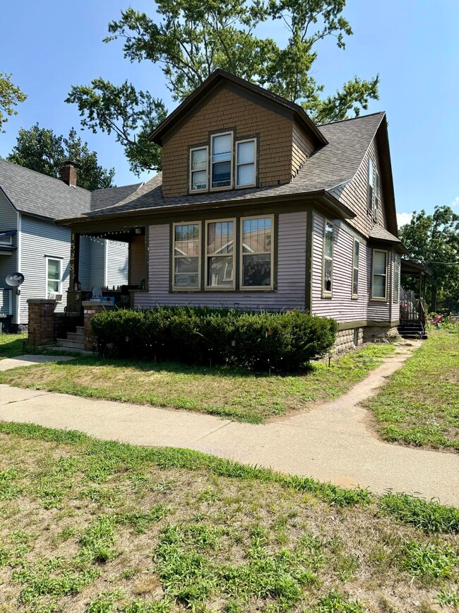 1528 Clinton St, Muskegon, MI 49442 - photo 3