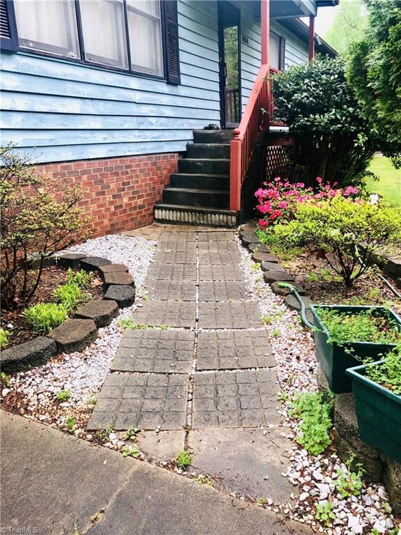 404 Belmont Dr, Archdale, NC 27263 - photo 2