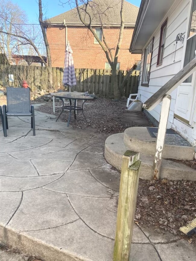 553 W Comstock Ave, Elmhurst, IL 60126 - photo 3