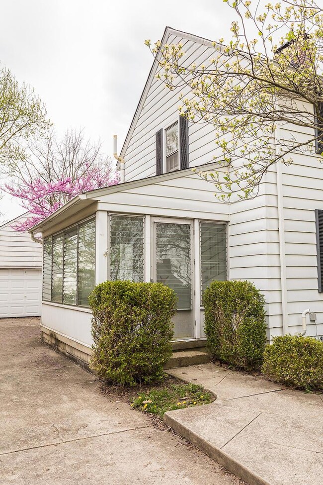 41GardenSideporch