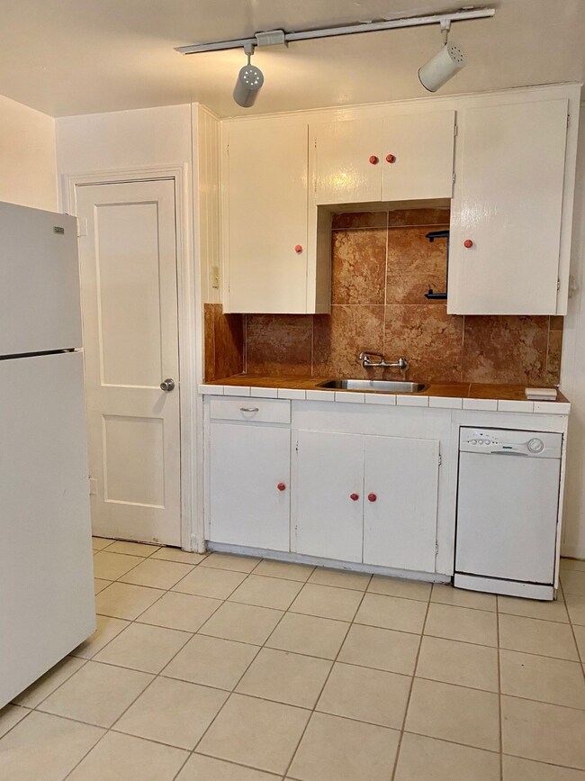 938 Algregg St, Houston, TX 77009 - photo 5