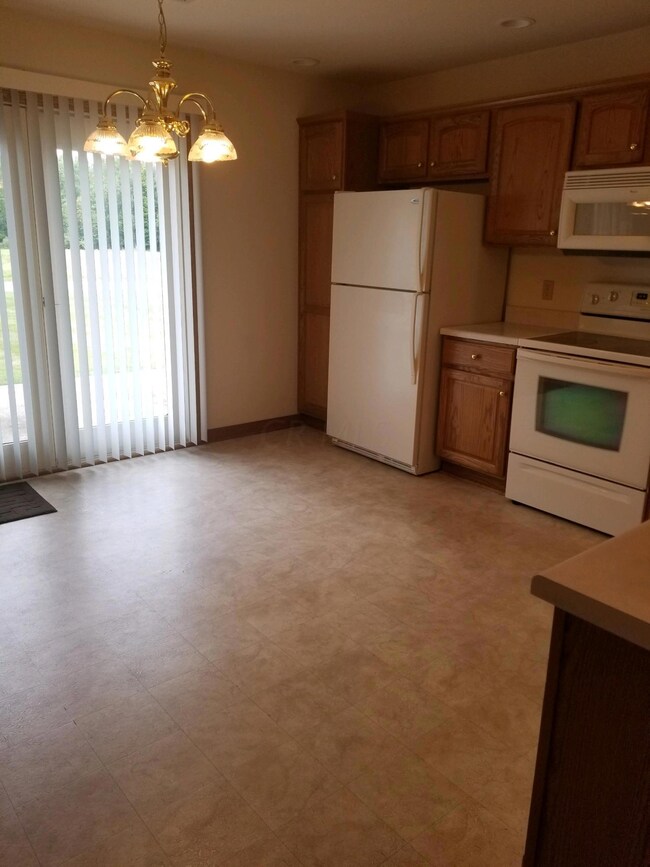 3794 Yale kitchen