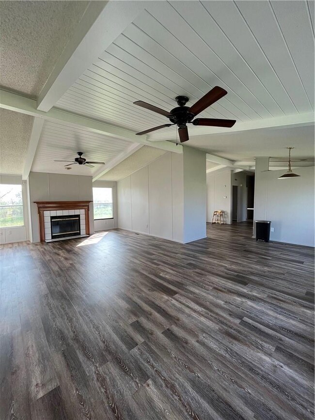 110 Oakhill Ct, Troy, TX 76579 - photo 4