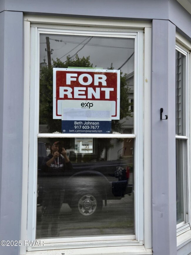 308 Keystone St, Hawley, PA 18428 - photo 3