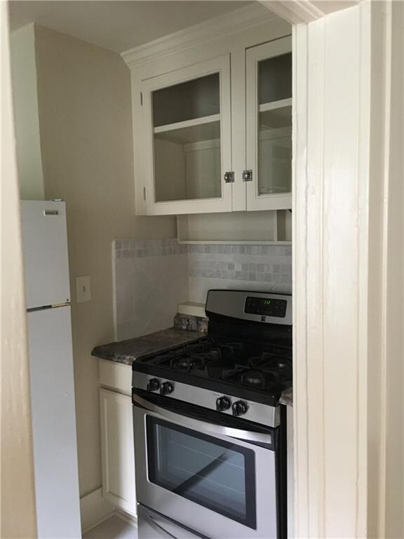 Apt 2 (60 Up) Kitchen