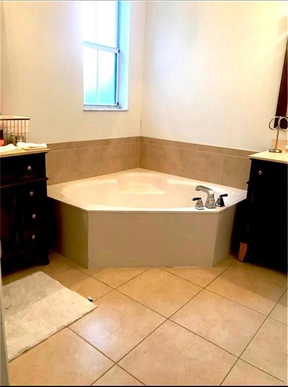 7432 NW 107th Ct, Doral, FL 33178 - photo 4