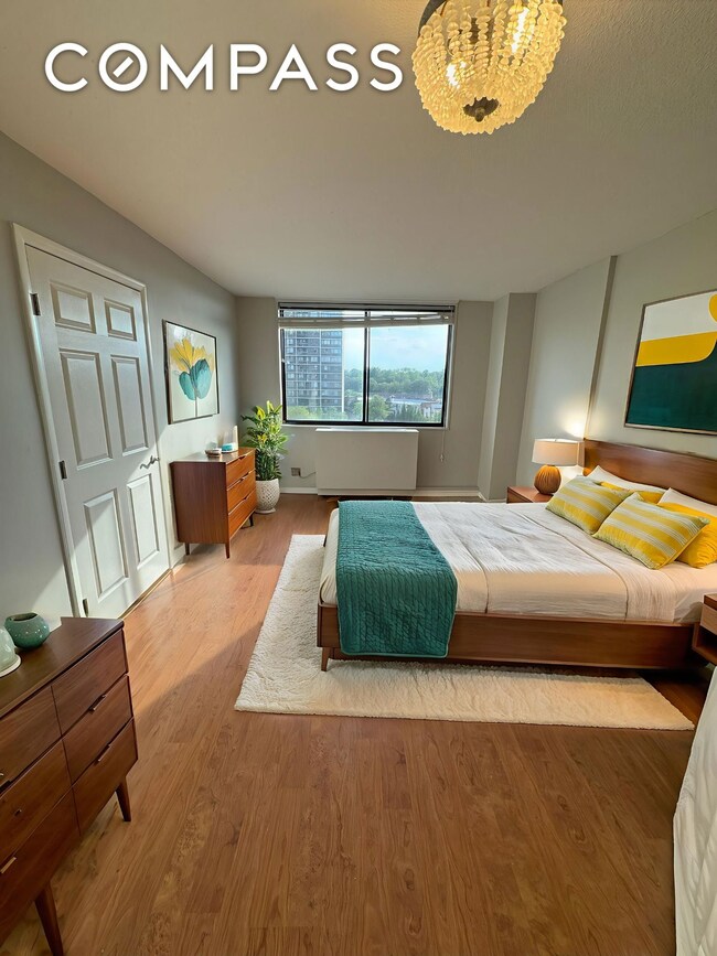 The Bay Club unit 8-V, Bayside, NY 11360 - photo 2