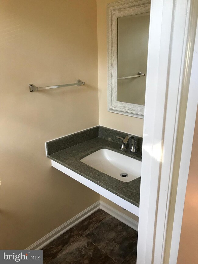 1513 Marlborough Ct, Crofton, MD 21114 - photo 4