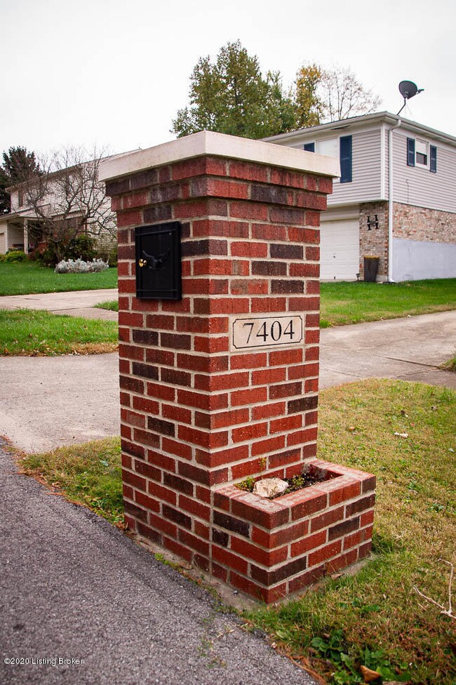 7404 Bluffington (4 of 54)