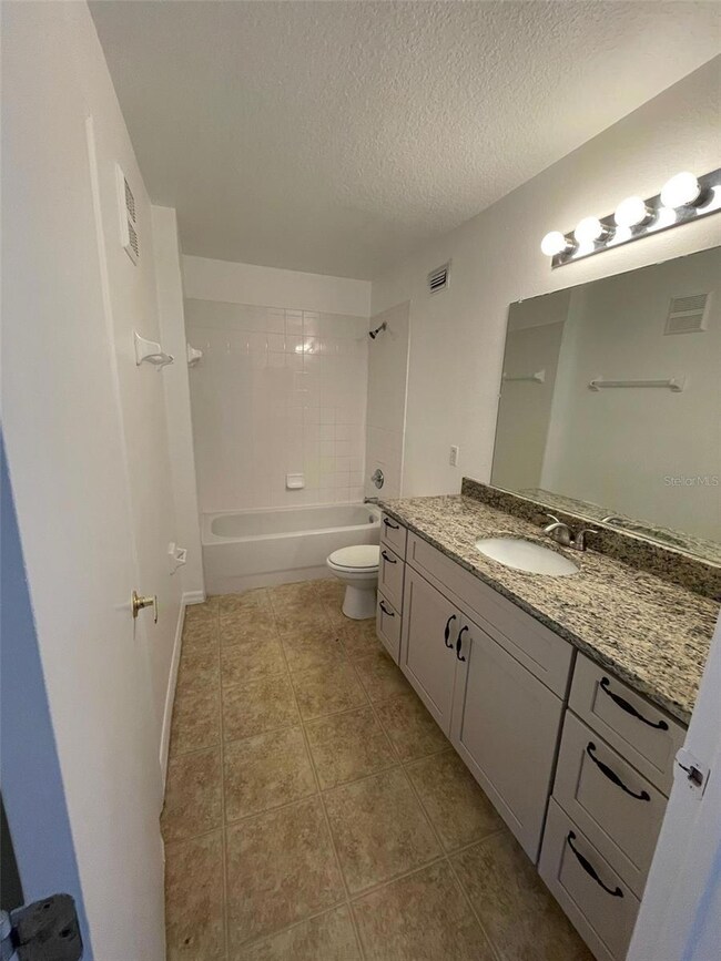 436 Washington Palm Loop unit B, Davenport, FL 33897 - photo 6