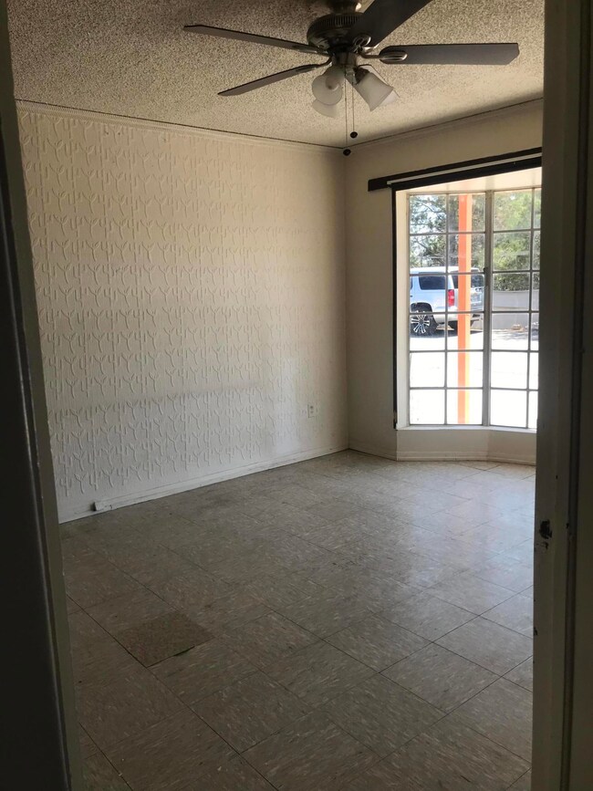 7828 West Dr unit A, El Paso, TX 79915 - photo 5