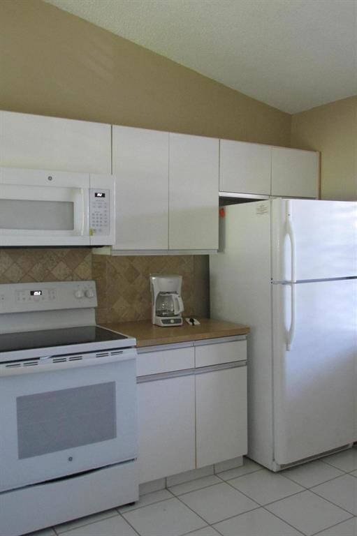 4705 Lucerne Lakes Blvd 201 View 2