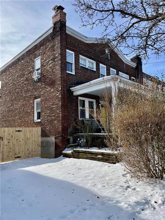 715 Spring, end unit