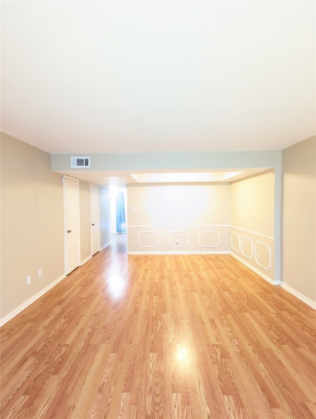 10158 Longmont Dr unit 387, Houston, TX 77042 - photo 6