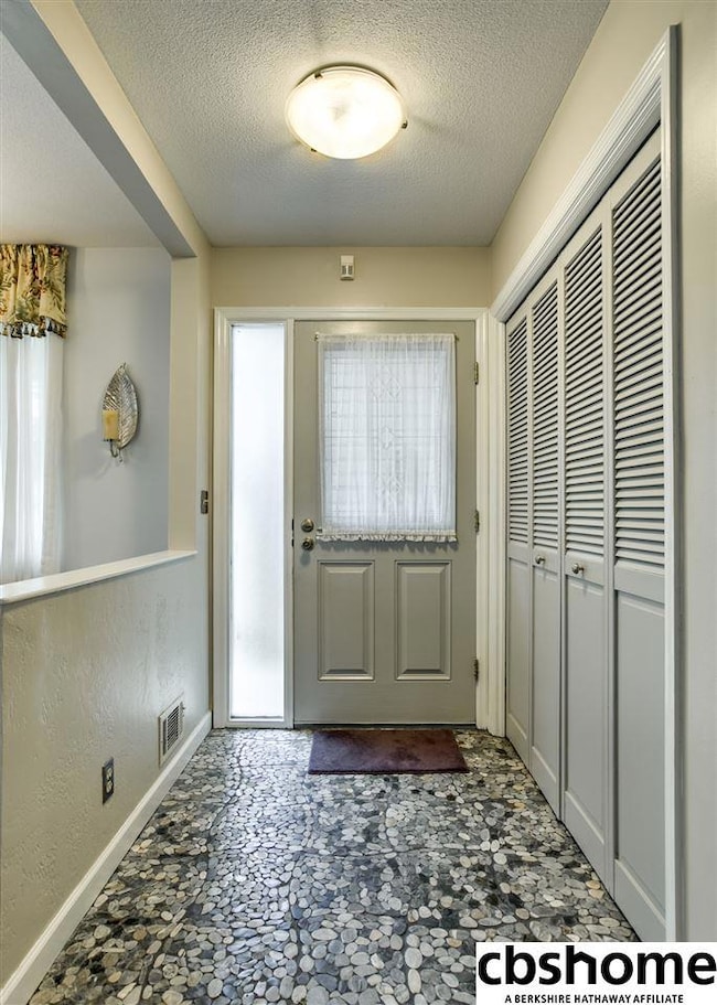 827 S 112th Plaza, Omaha, NE 68154 - photo 4