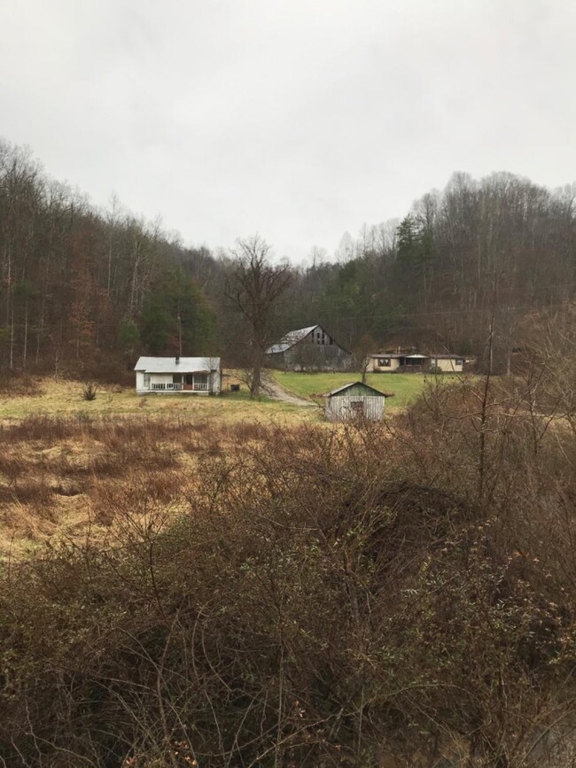 2134 N Ponder Branch Rd, Manchester, KY 40962 - photo 5