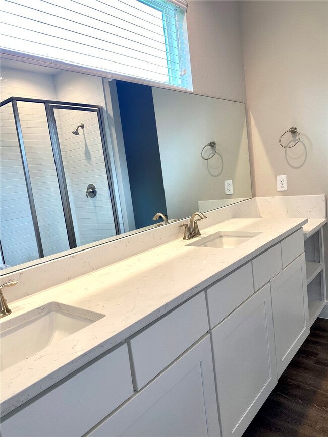 884 Fortune St, Houston, TX 77088 - photo 4