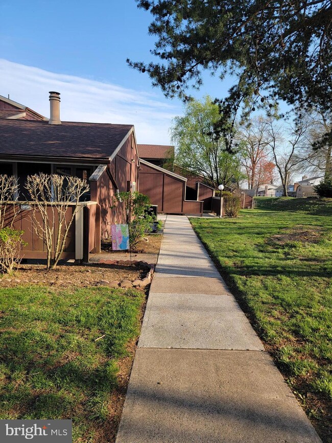 852 Louise Ct, Enola, PA 17025 - photo 3