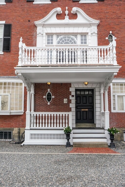 324-328 Essex St unit 2, Salem, MA 01970 - photo 3