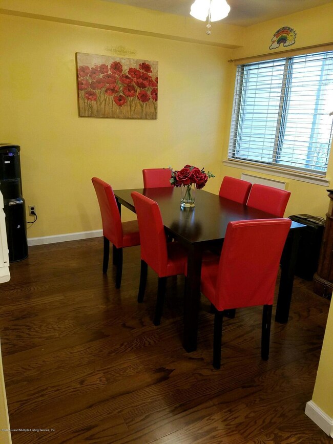 24 Croft Ct, Staten Island, NY 10306 - photo 7