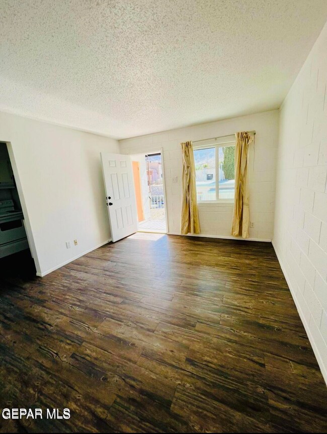 3422 Keltner Ave unit 8, El Paso, TX 79904 - photo 3