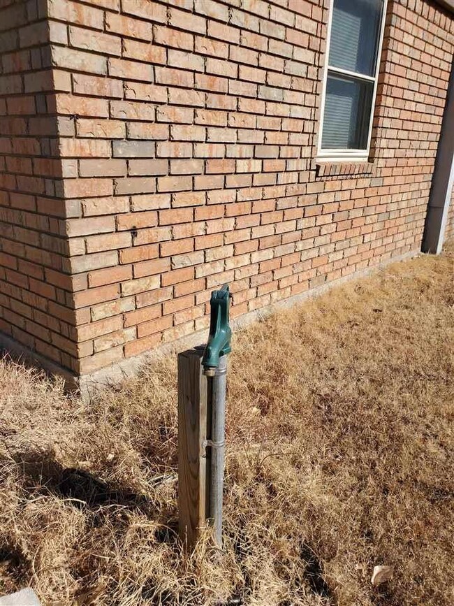 12789 Tony Creek Rd, Elgin, OK 73538 - photo 2