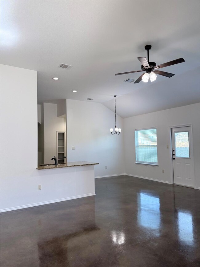 623 Jack Rabbit Ln unit B, Hays, TX 78610 - photo 3