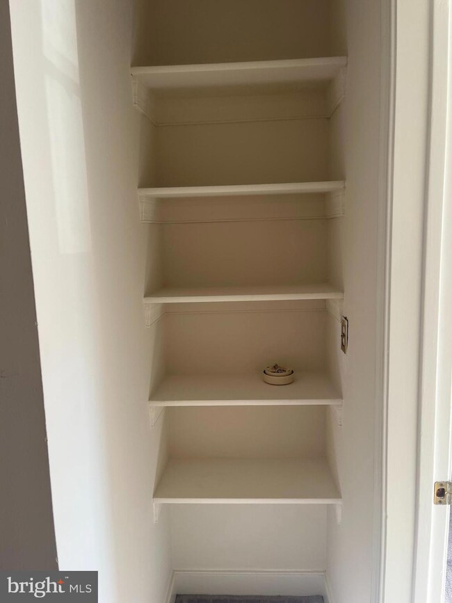 610 Madison St unit 204, Alexandria, VA 22314 - photo 7