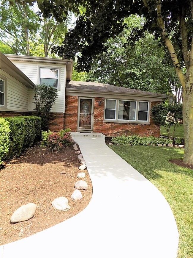 812 Spruce St, Batavia, IL 60510 - photo 4