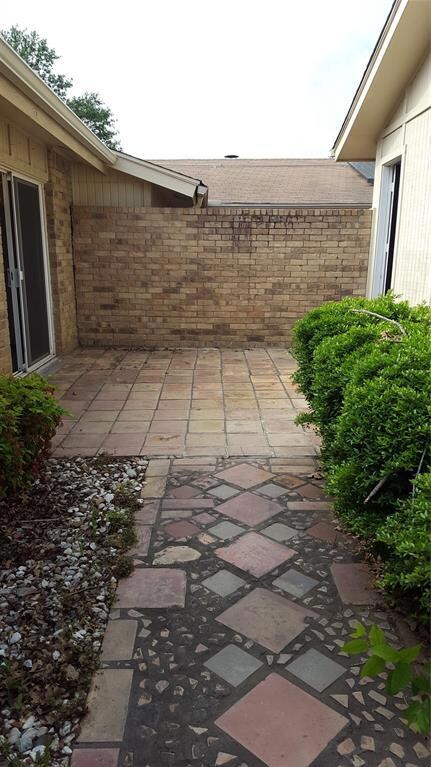 801 Shady Glen Ln, Bedford, TX 76021 - photo 3