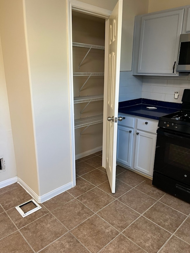 21650 Falvelsunset Ct, Spring, TX 77388 - photo 5