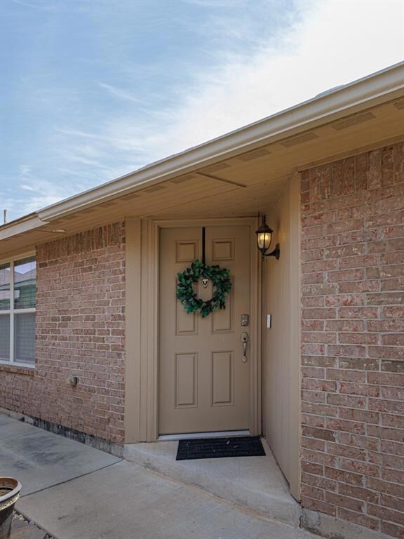 619 SW 37th St, Moore, OK 73160 - photo 5