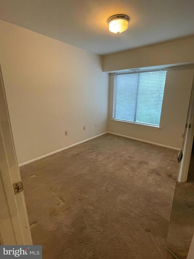 9564 Cannoneer Ct unit 202, Manassas, VA 20110 - photo 6