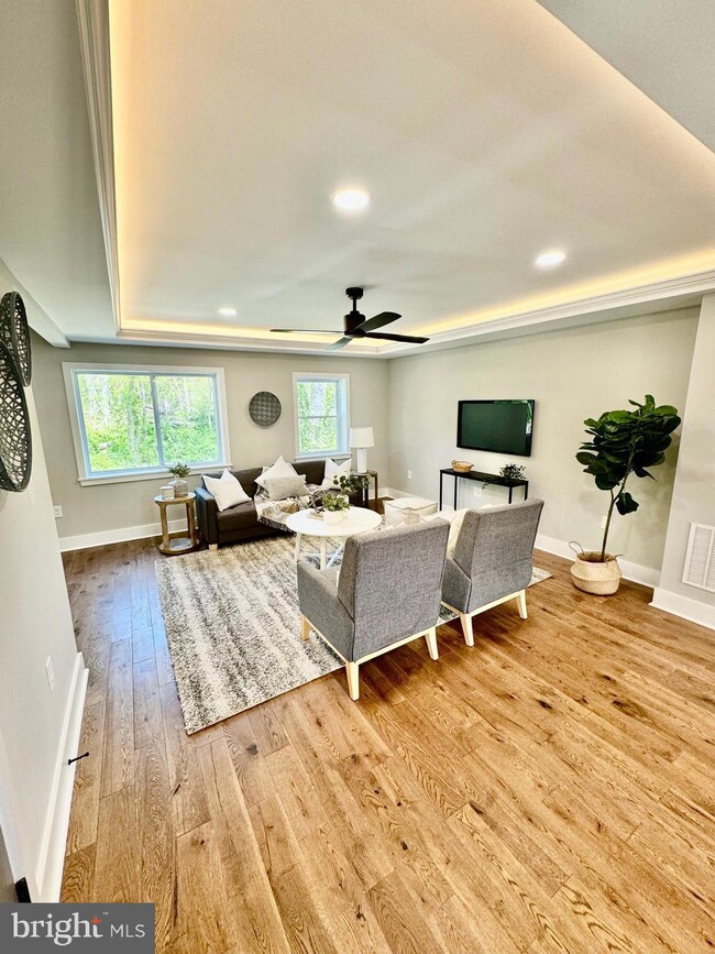 3817 Stokes Dr, Baltimore, MD 21229 - photo 2