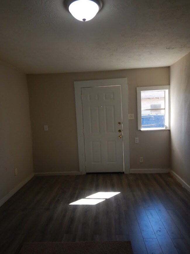 8608 Prairie View Dr, Houston, TX 77088 - photo 2